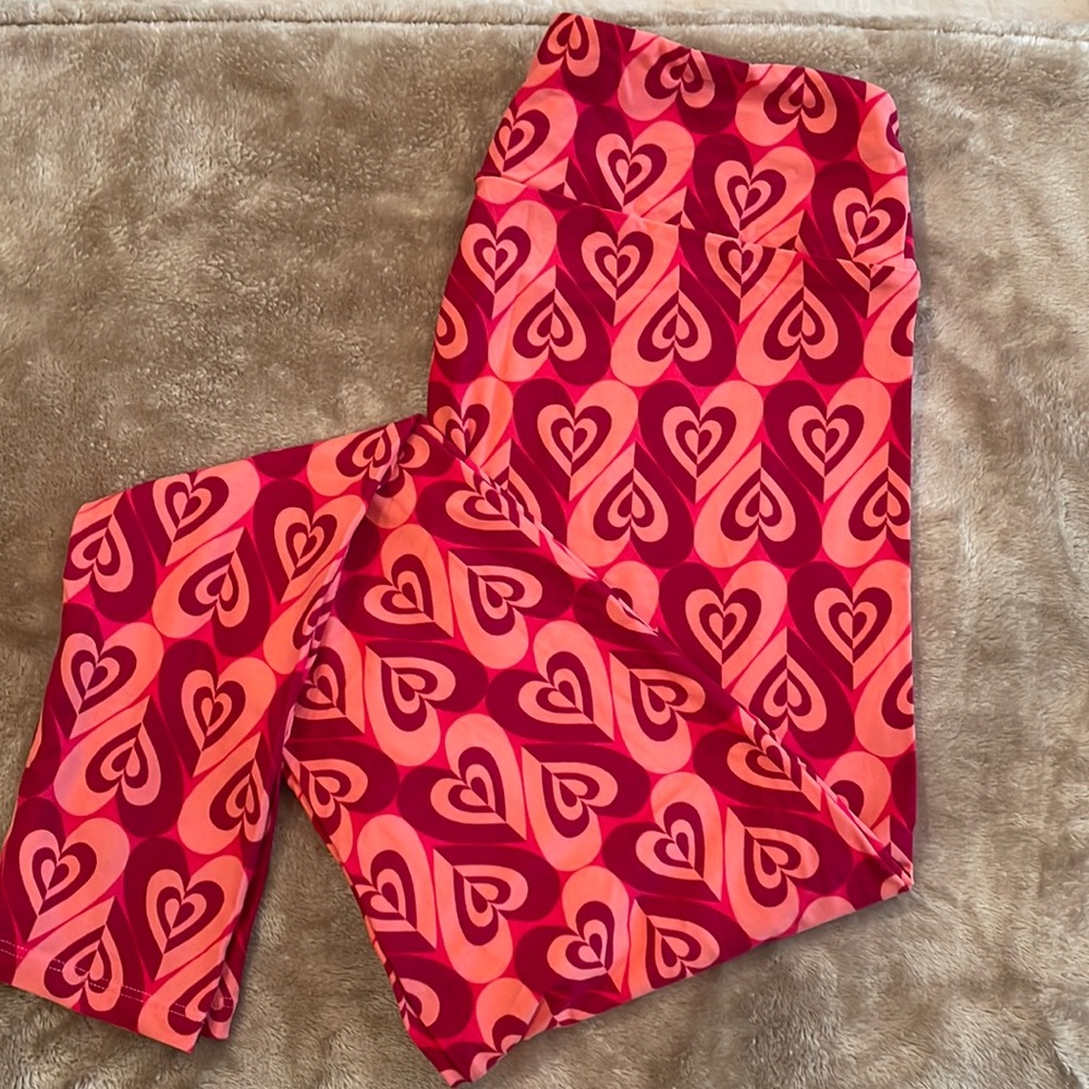 Lularoe legging size- TALL/CURVY or 10-20. Yoga waistband. new with tags.